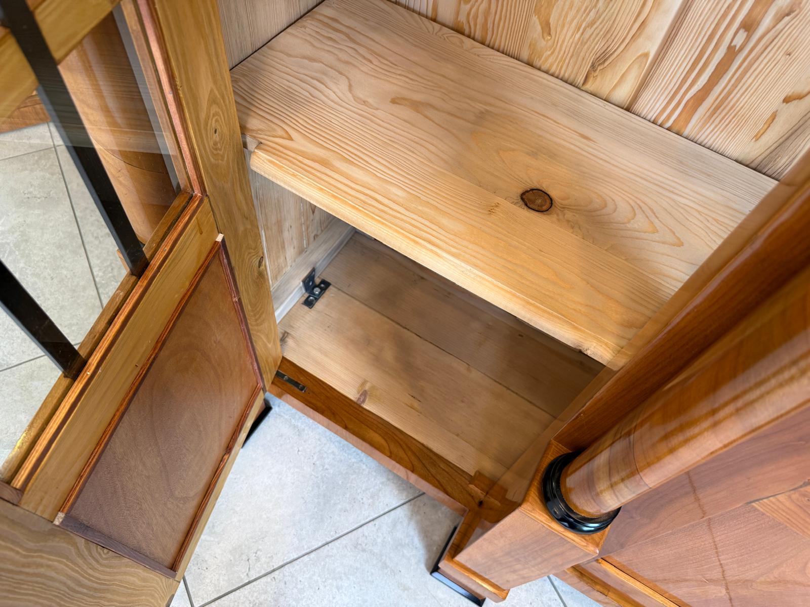 SALE Restaurierte Vitrine Biedermeier Stil Bücherschrank Sammlervitrine D1199