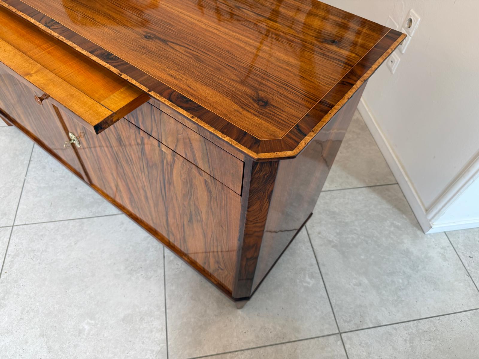 Restaurierte Biedermeier Anrichte Sideboard Antiquität Nussholz G1836-1