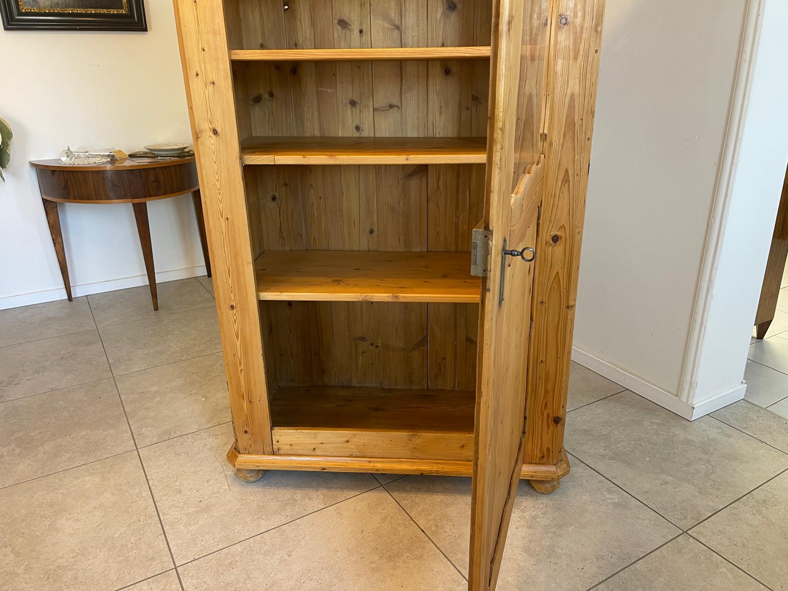 Bäuerliche Vitrine Bauernvitrine Bauernschrank Naturholz Bücherschrank Bauernmöbel G1184