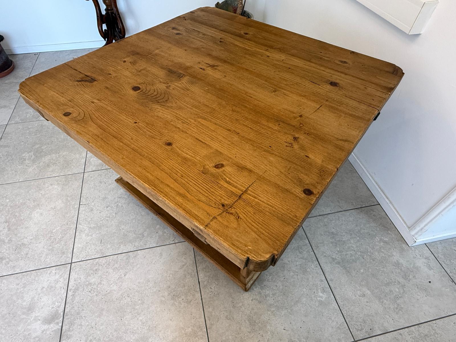 Uriger Jogltisch Bauerntisch Naturholz Hüttentisch Naturholztisch - G1752