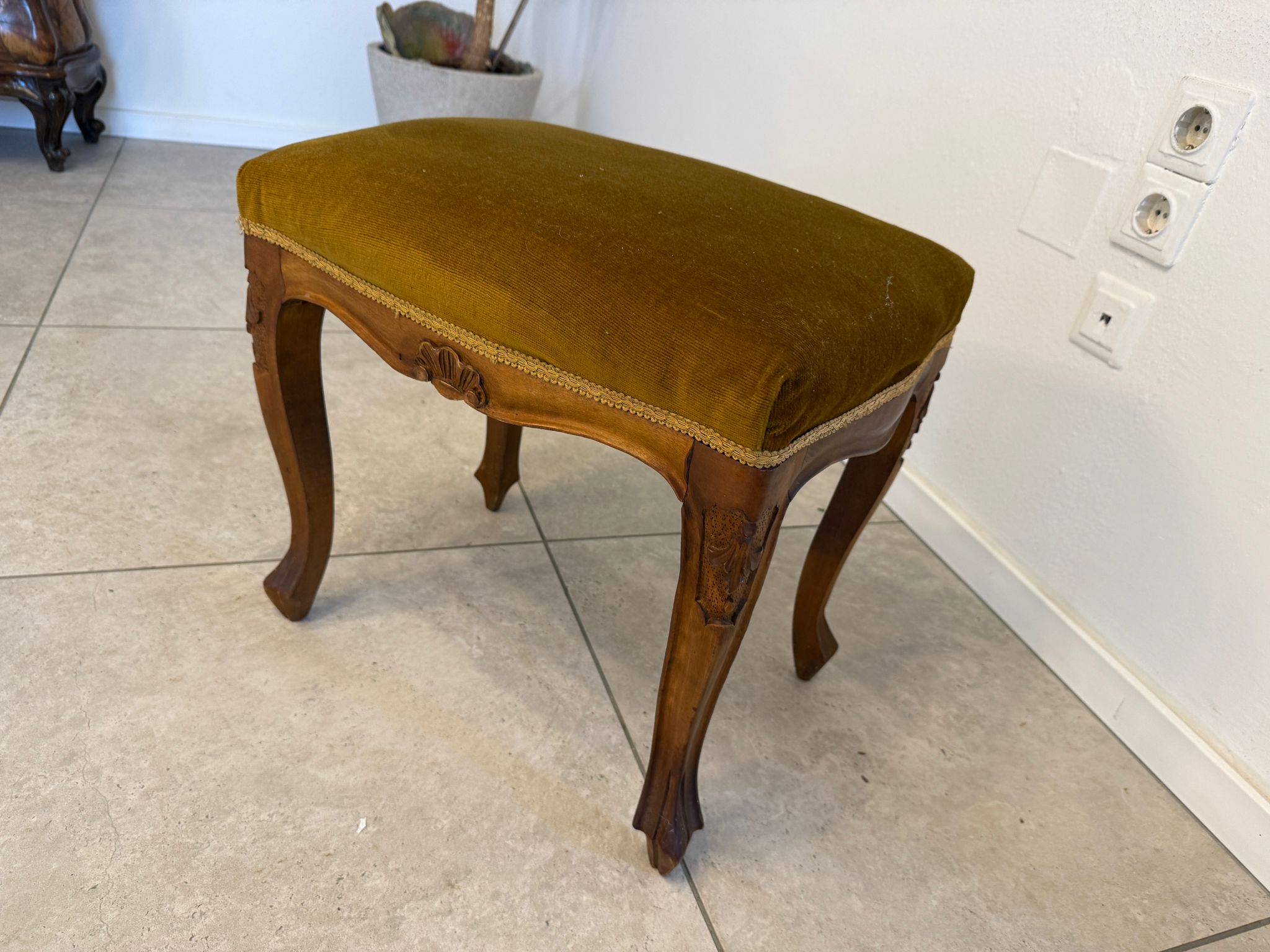 Stilvoller Sitzhocker Hocker Barockstil Fusshocker Schemel D1161