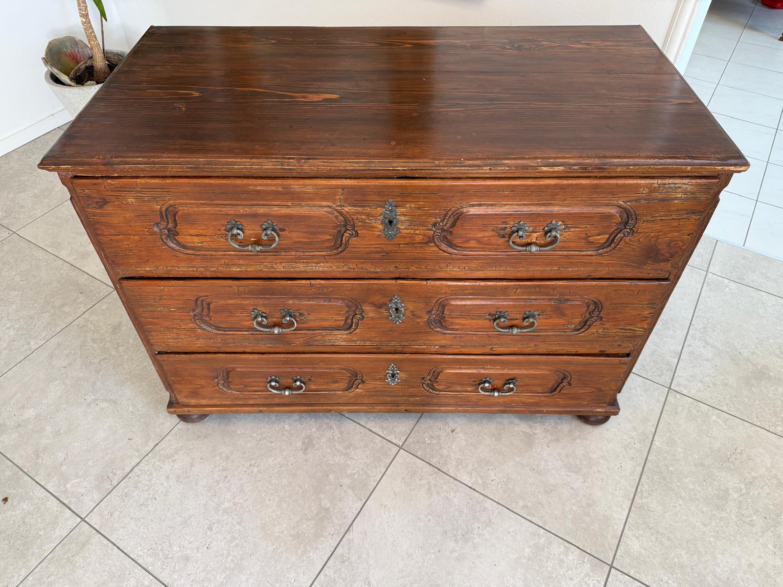 Barock Kommode Eichenholz Knochenbarock mit Schnitzarbeit G2152