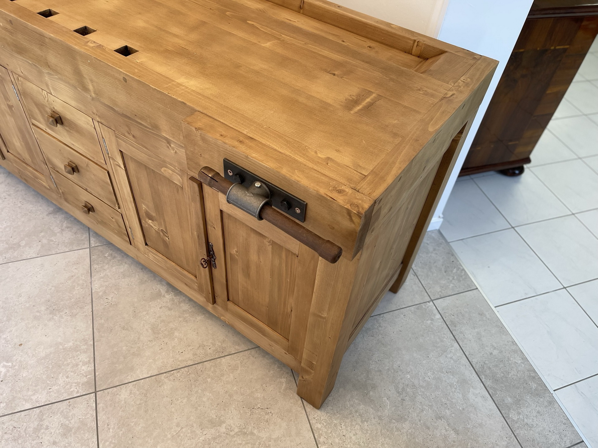 Schreibtisch-Sofa-Pult_12 schwere urige Hobelbank,Werkbank Ladentisch i1382