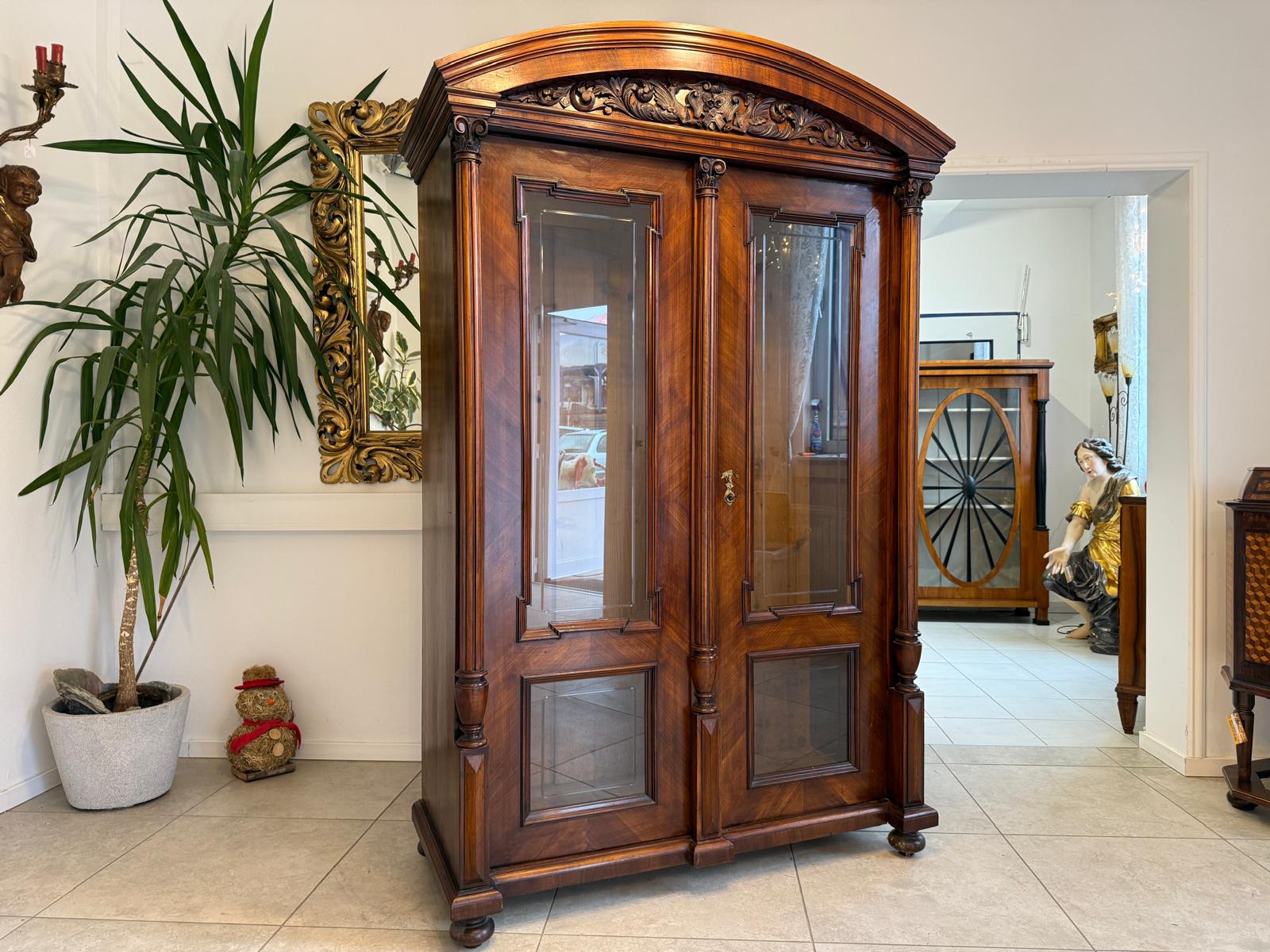 Gründerzeit Vitrinenschrank Bücherschrank Nussholz Furniert G2395