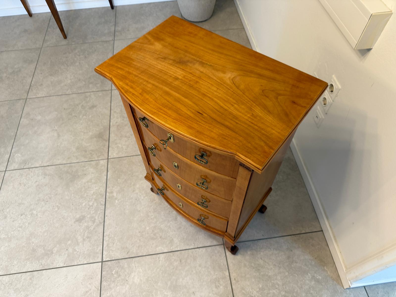 Restaurierte Jugendstil Kommode 4 Ladenkommode Nussholz G2226