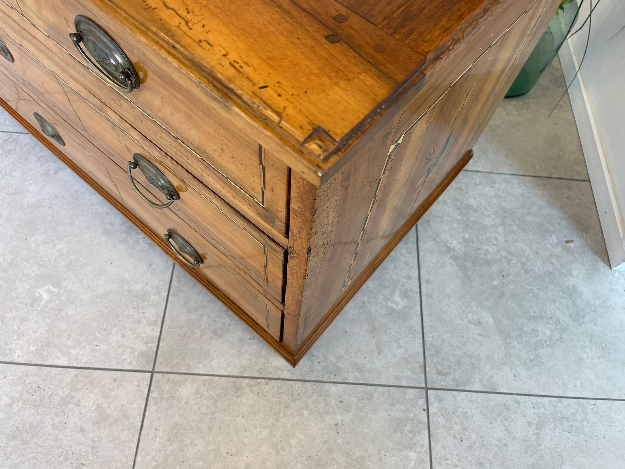 2525f111-7cf9-4d3d-b049-39822ab9dcdd Sale Marketierte Josefinische Kommode A4691