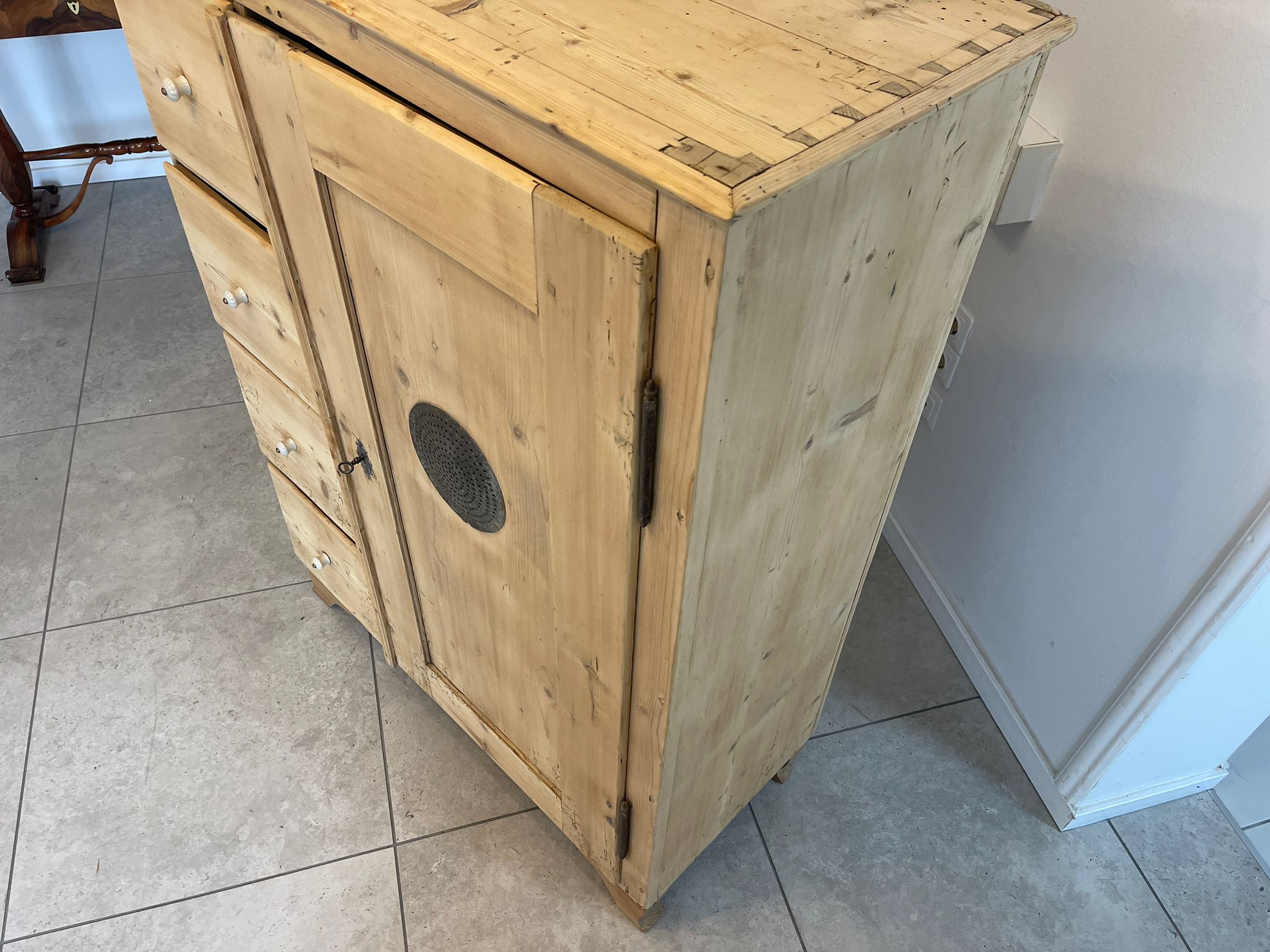 Brotschrank Almerschrank Speiskasten Bauernkasten Naturholzschrank G1611