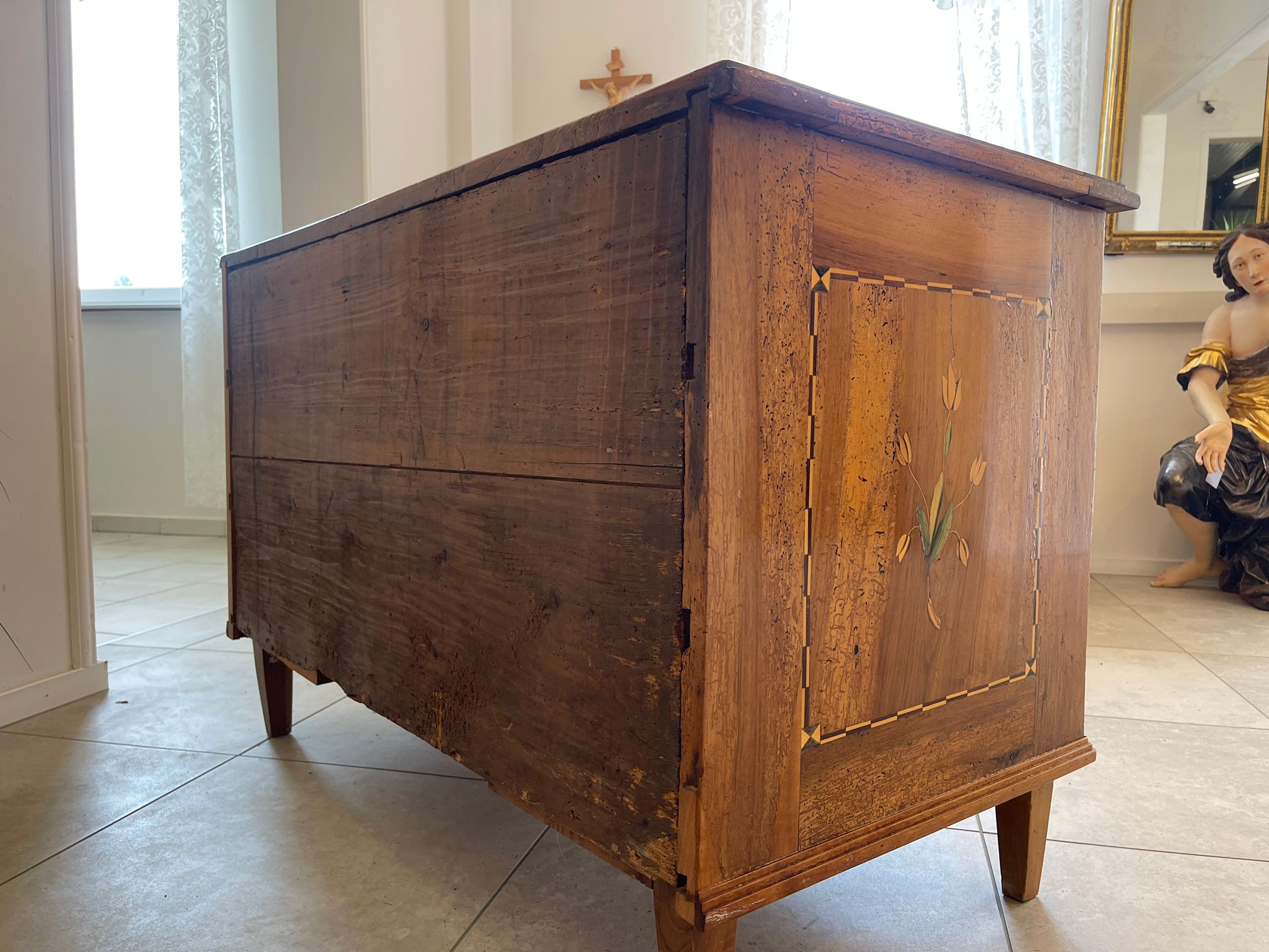 393250bb-5328-424d-b68a-f703cd3af092 Sale Marketierte Josefinische Kommode A4691