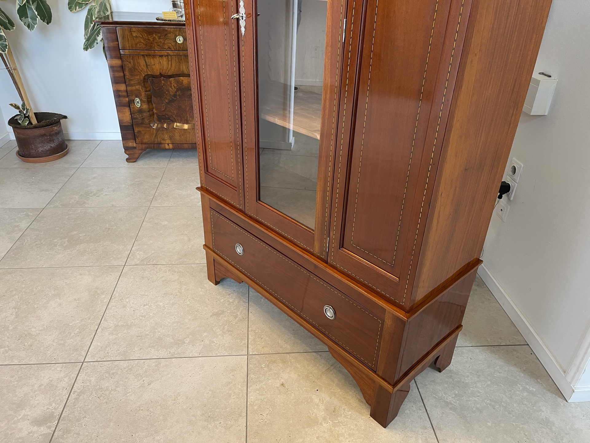 Buaernschrank-Kasten-74 Restaurierter Jugendstil Garderobenschrank Vitrinenschrank A4161