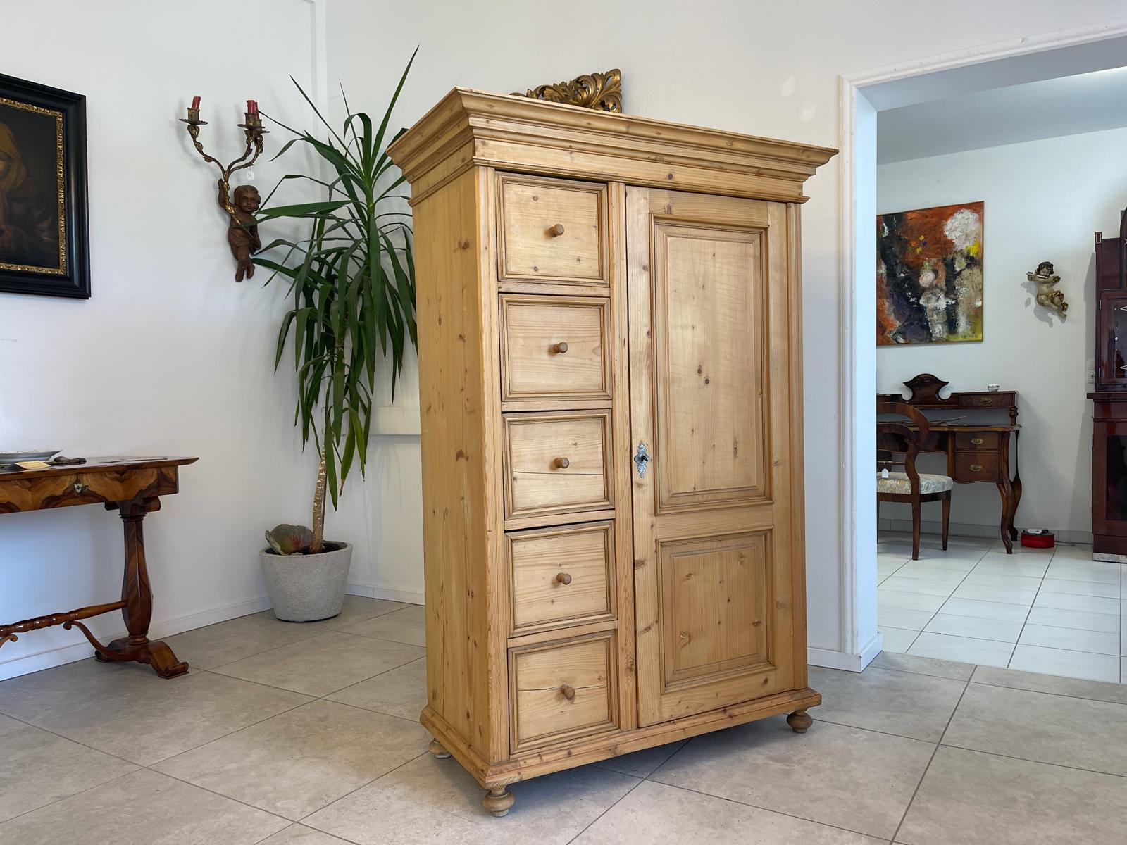 Bäuerlicher uriger Brotschrank Almerschrank Speiskasten Bauernkasten G1346