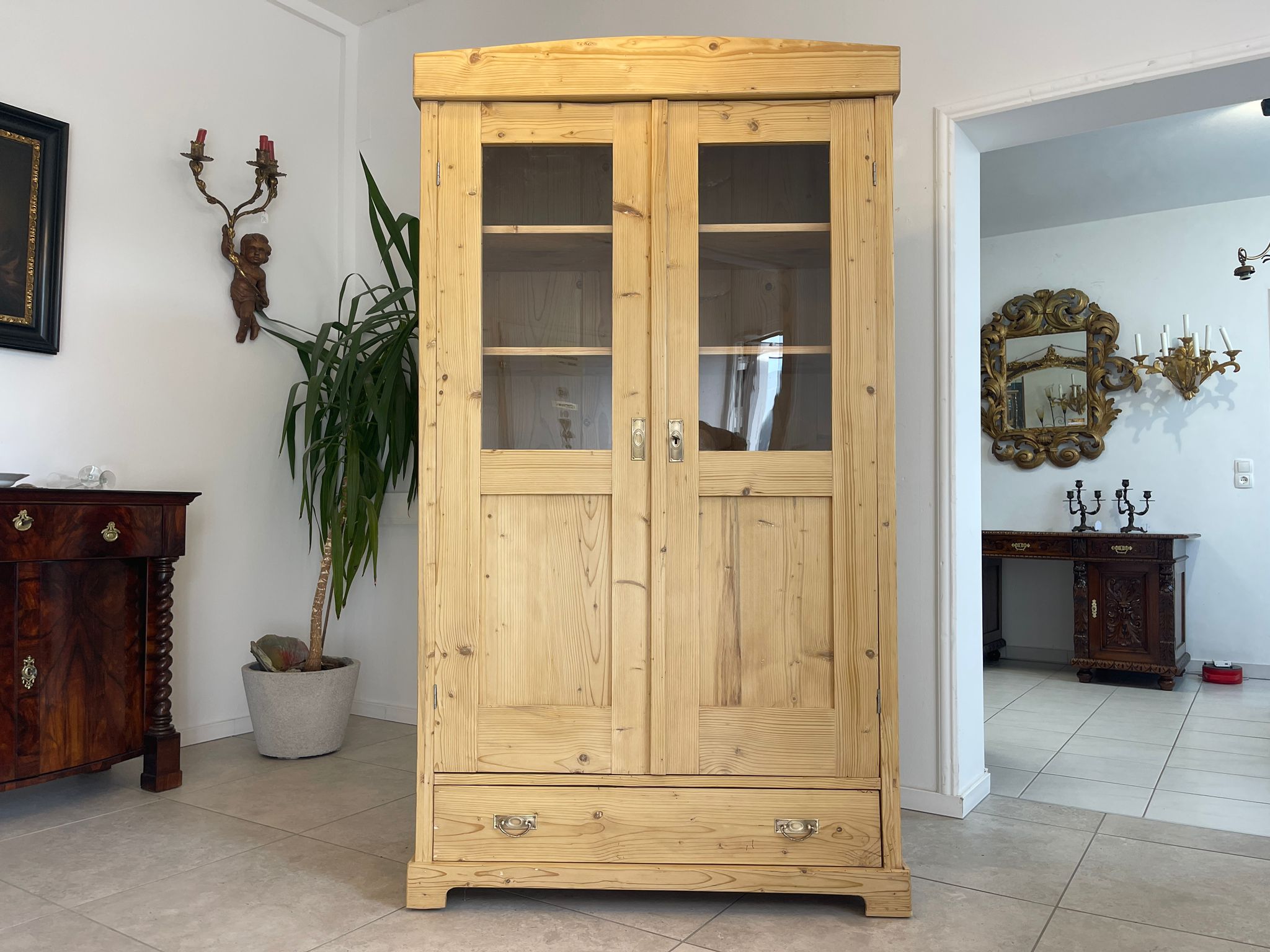 df8f3381-9e22-480c-8786-69dd8a133837-1 Bauernvitrine Vitrine Bauernvitrine Bücherschrank A4993