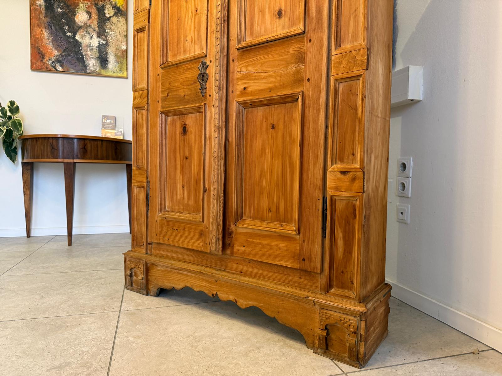 Uriger Brotschrank Almerschrank Vorratsschrank Bauernkasten Antik D1055