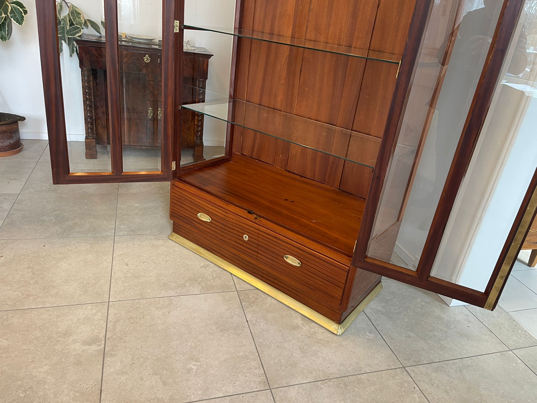 51edee7f-5352-4e05-86fa-ff51affe16f4 Restaurierter Jugendstil Glasschrank Bücherschrank Vitrinenschrank A4930