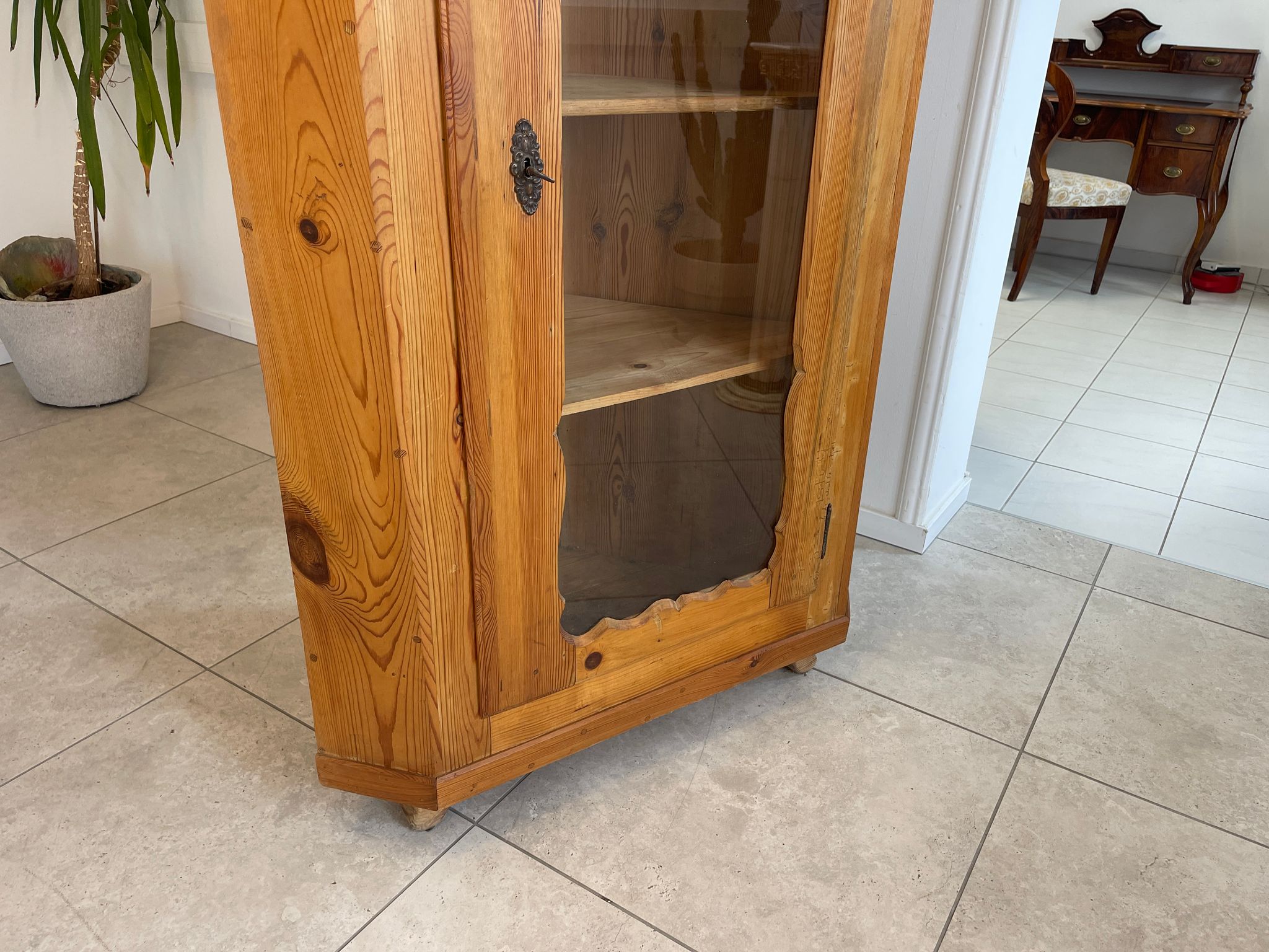Bäuerlicher Eckschrank Eckvitrine Naturholz G1296-1