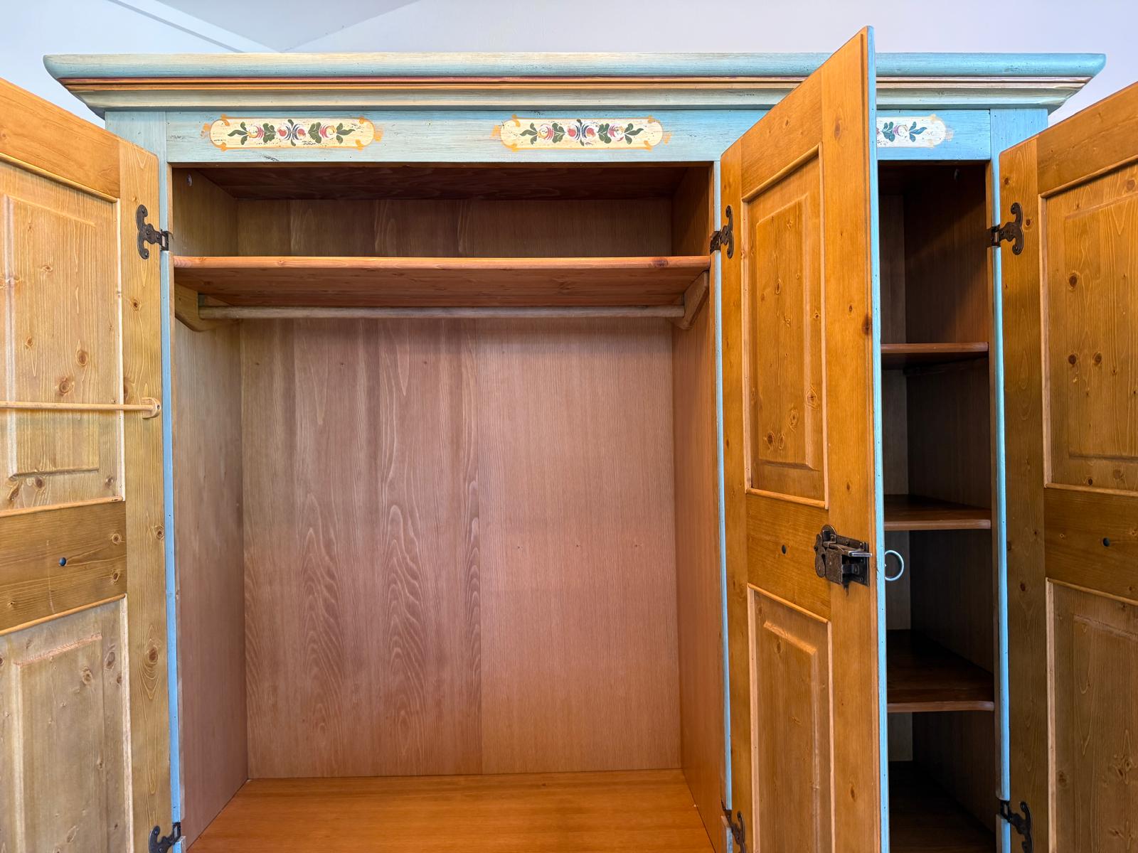 Voglauer Schrank Bauernschrank Anno 1800 Altblau G2041