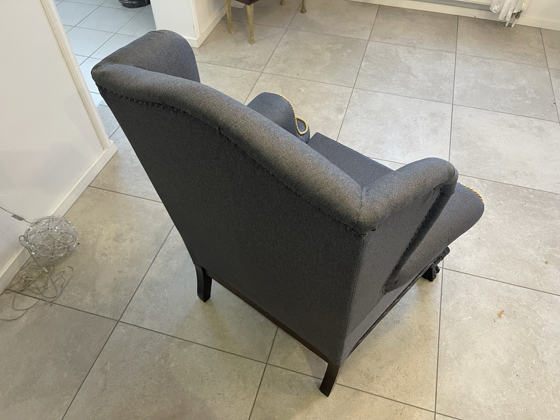 Buecherschrank_11 Restaurierter Historismus Ohrenfauteuil Ohrensessel B1557