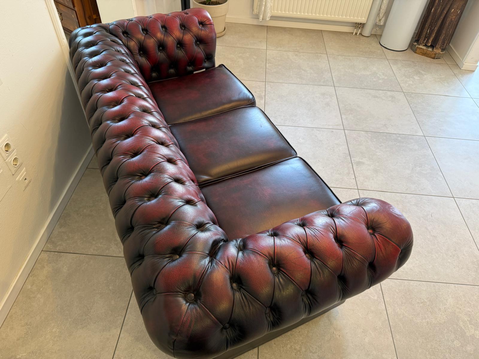 Chesterfield 3er Clubsofa Diwan Couch Oxblood Kultmöbel G1948