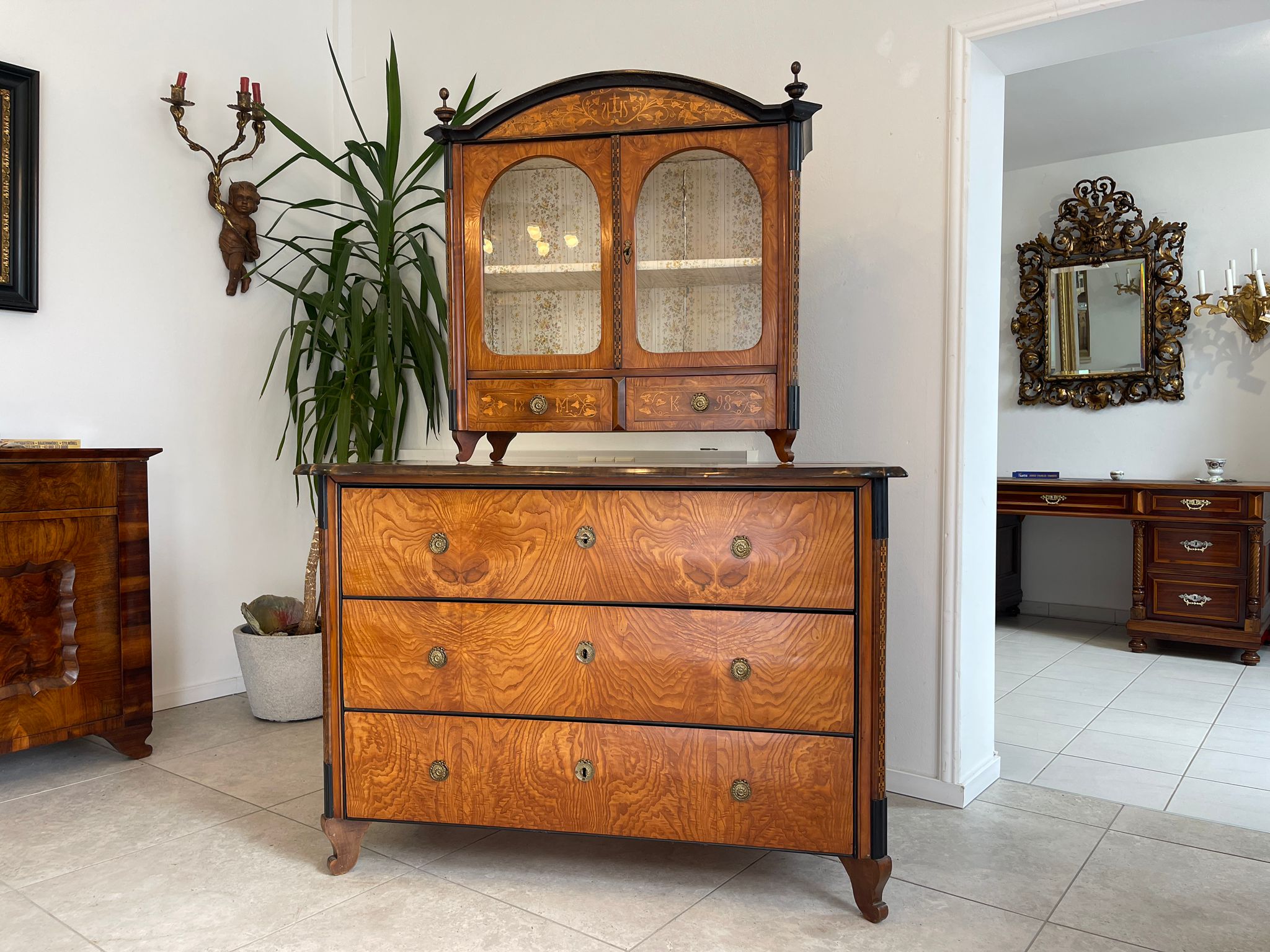 2c2b9a11-26e6-4498-854a-0de670a262f6 Aufsatzvitrine Aufsatzkommode Vitrine Bücherschrank A4382