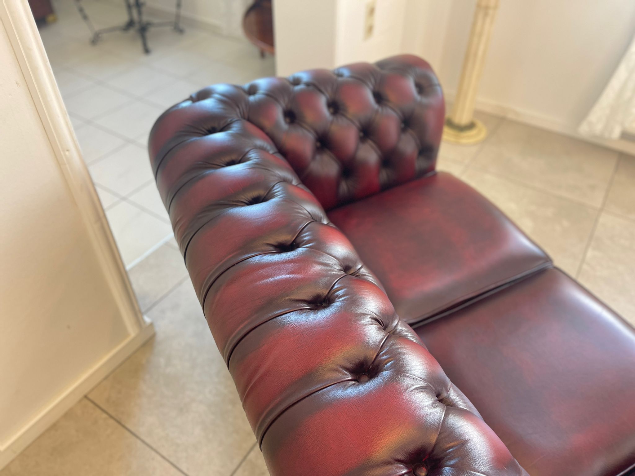 10418658-5f25-4ae1-b7cc-9c57fb56ce2e Chesterfield 4er Clubsofa Couch Oxblood Red A4479
