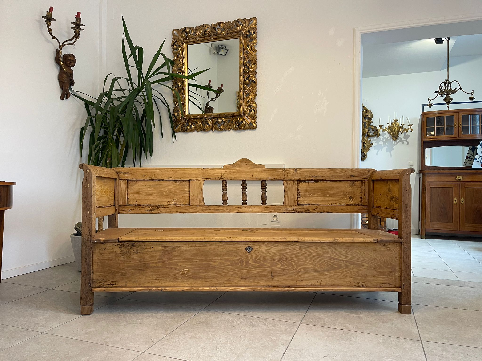 7006bddd-72ff-4382-a2e8-2fc30837be71 Provinzielle Biedermeier Truhenbank Landhausbank A5065