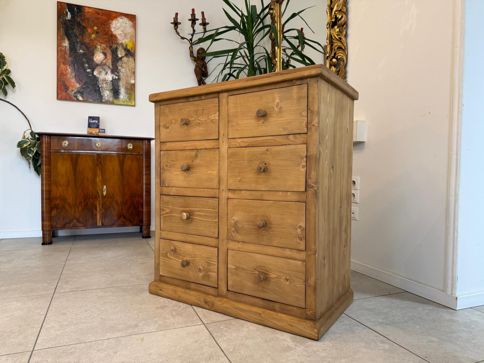 Bäuerliche 8 Ladenkommode Apothekerschrank Altholzkommode Weichholz D2307