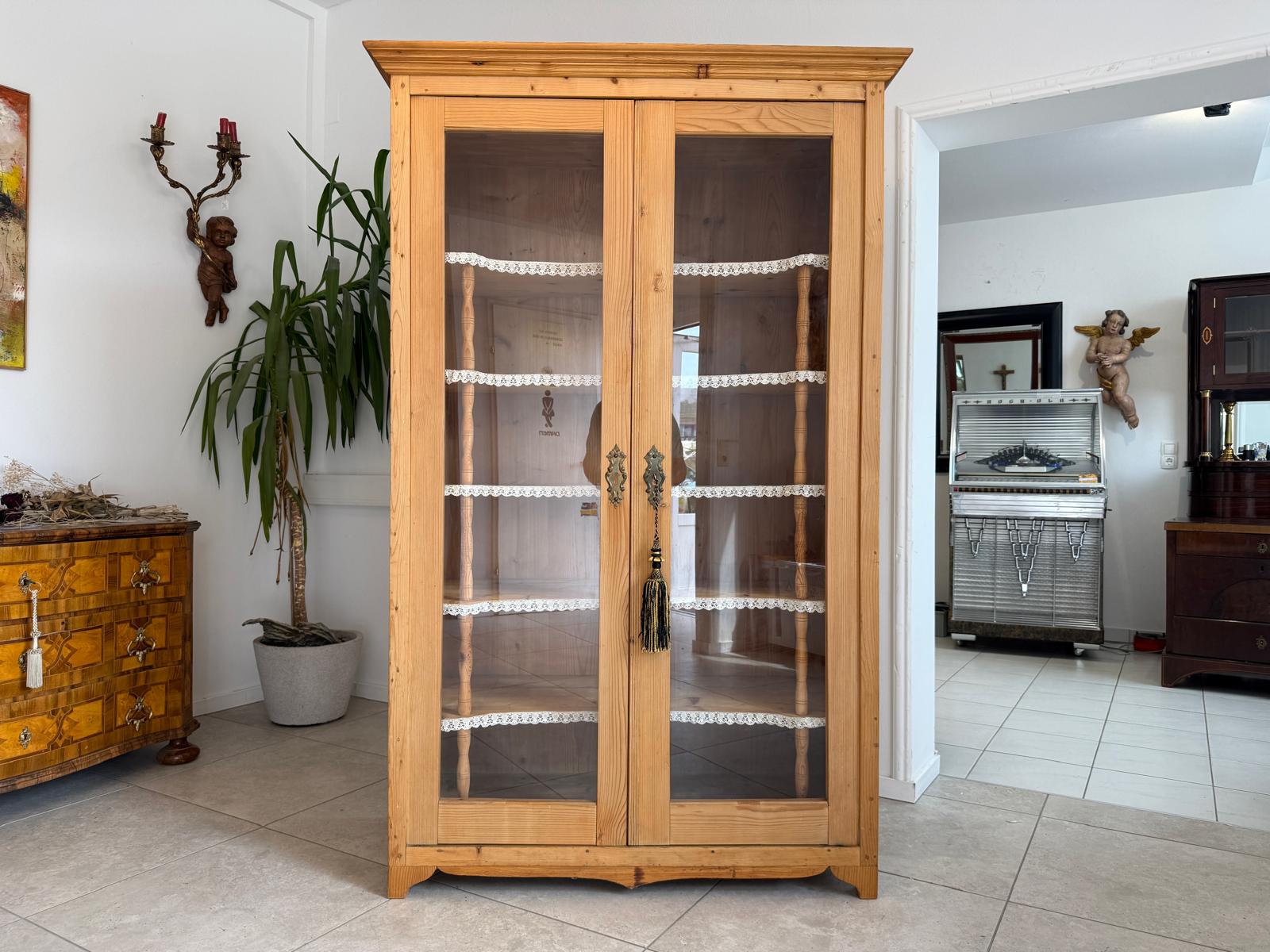 Bäuerliche Vitrine Bauernvitrine Bücherschrank antik Bauernschrank D2731