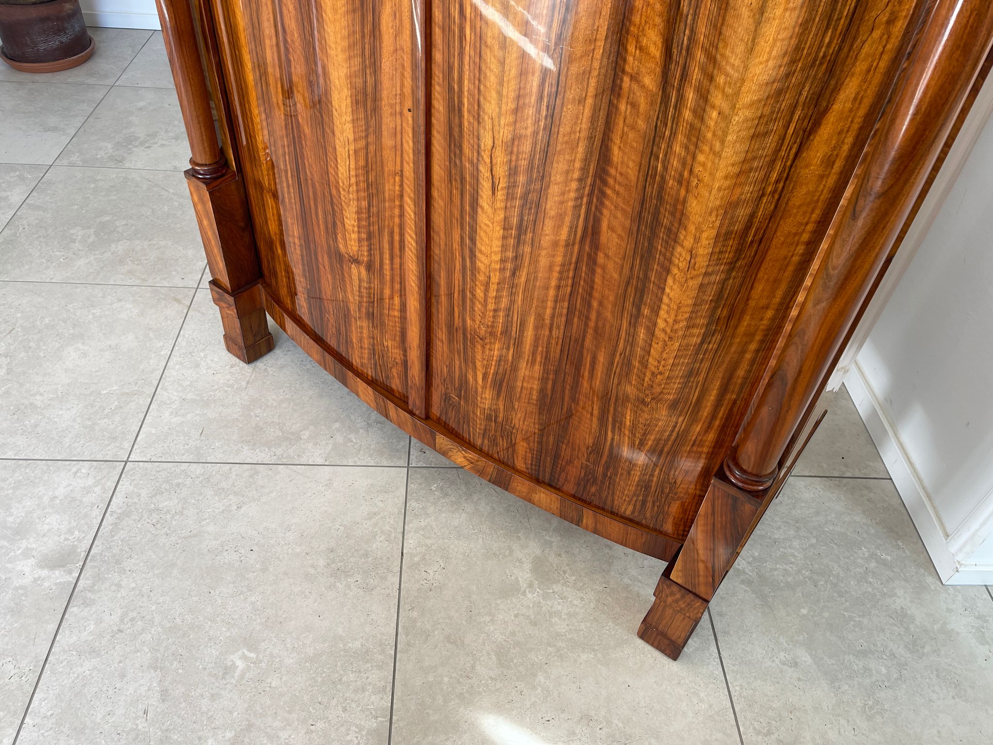 SALE Traum Empire Schrank Säulenschrank Restauriert Antiquität Marketiert G1378