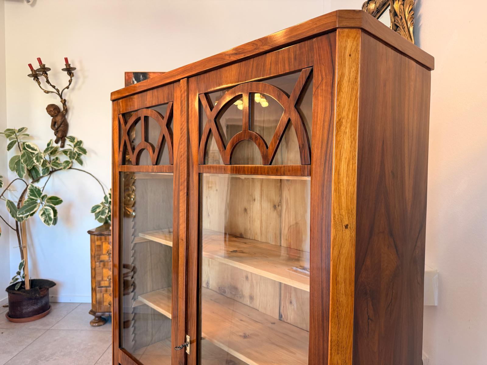 Biedermeier Vitrine Bibliothekschrank Nussholz Restauriert Antiquität D2766