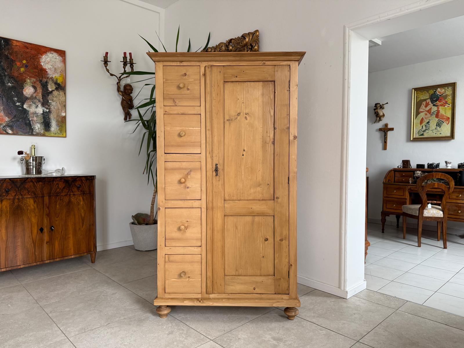 Uriger Brotschrank Almerschrank Speiskasten Bauernkasten G2066