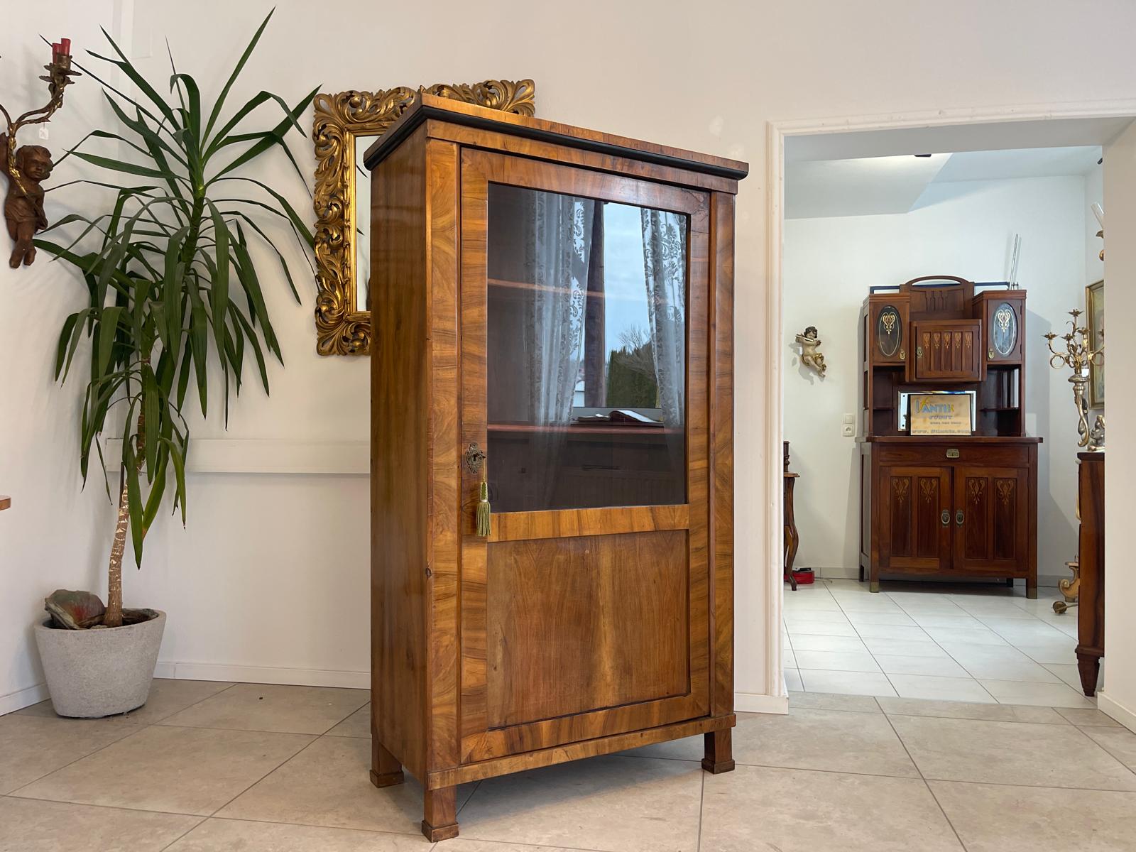 SALE Biedermeier Vitrine Bücherschrank Sammlervitrine, Nussholz G1342