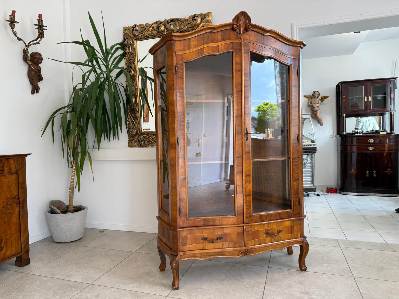 Barockstil Vitrine Intarsiert Nussholz Bücherschrank Stilschrank D2523