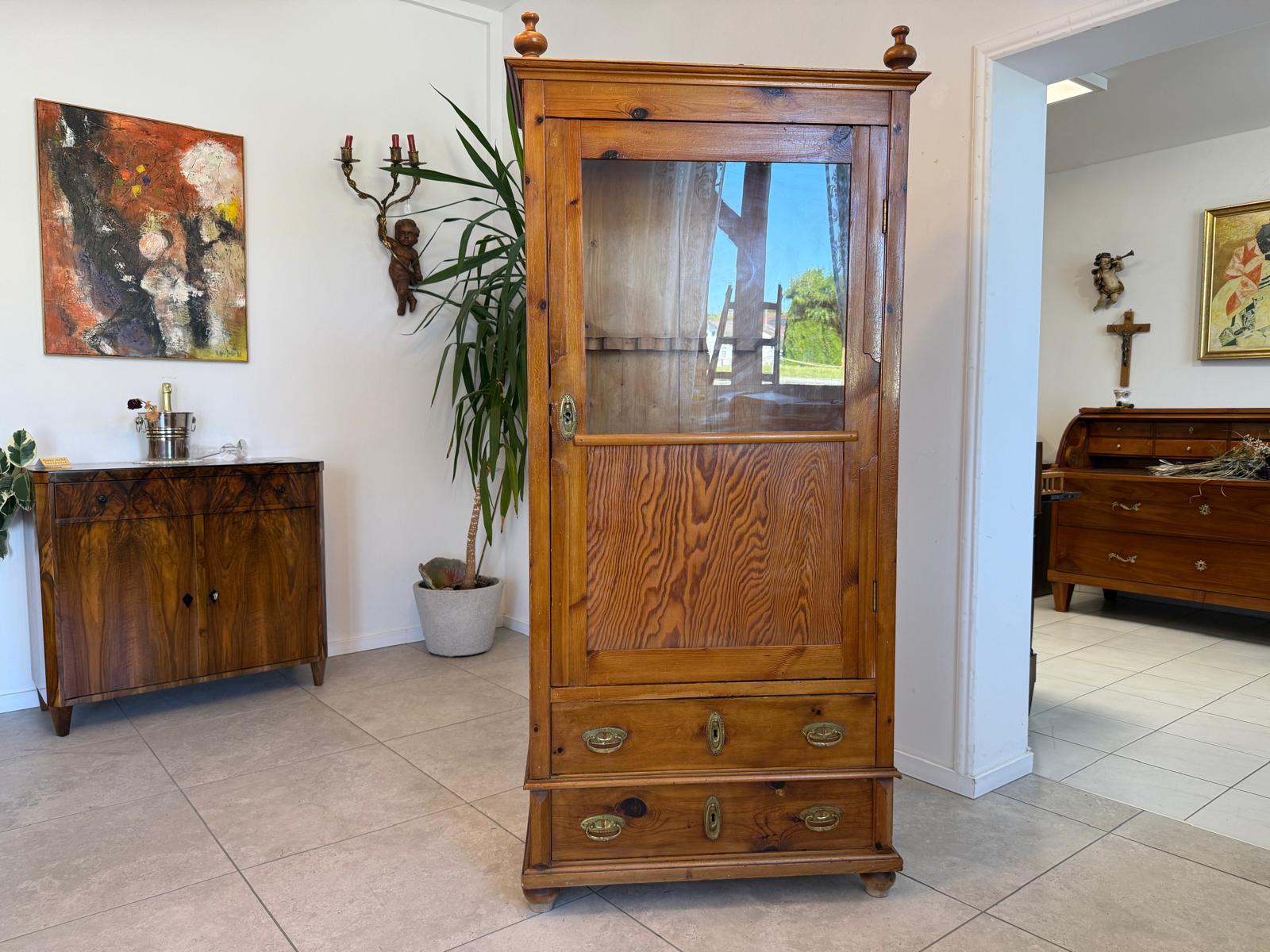 Bäuerlicher Waffenschrank Naturholz Bauernschrank Zierbenholz Kasten Landhausmöbel G1994