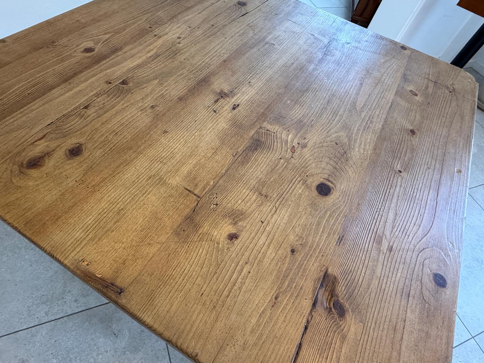 Uriger Jogltisch Bauerntisch Naturholz Hüttentisch Naturholztisch - G1752