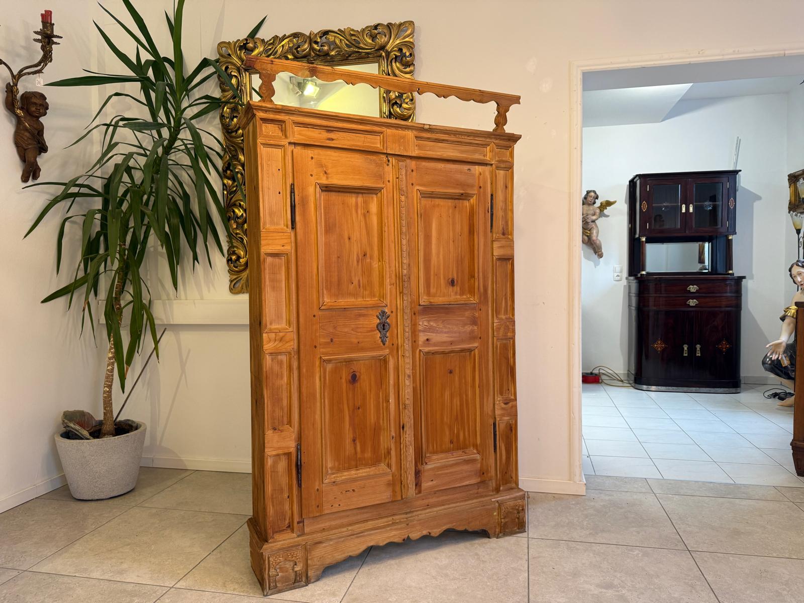 Uriger Brotschrank Almerschrank Vorratsschrank Bauernkasten Antik D1055