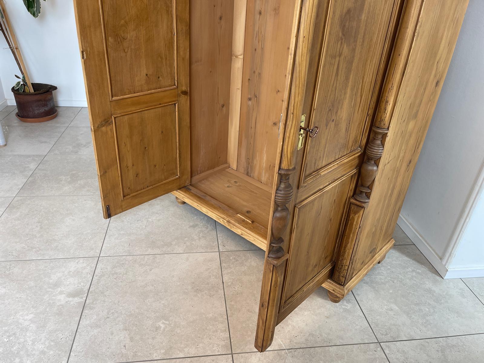 Antiker Steirischer Bauernschrank aus Holz - Gründerzeit Bauernkasten G1354