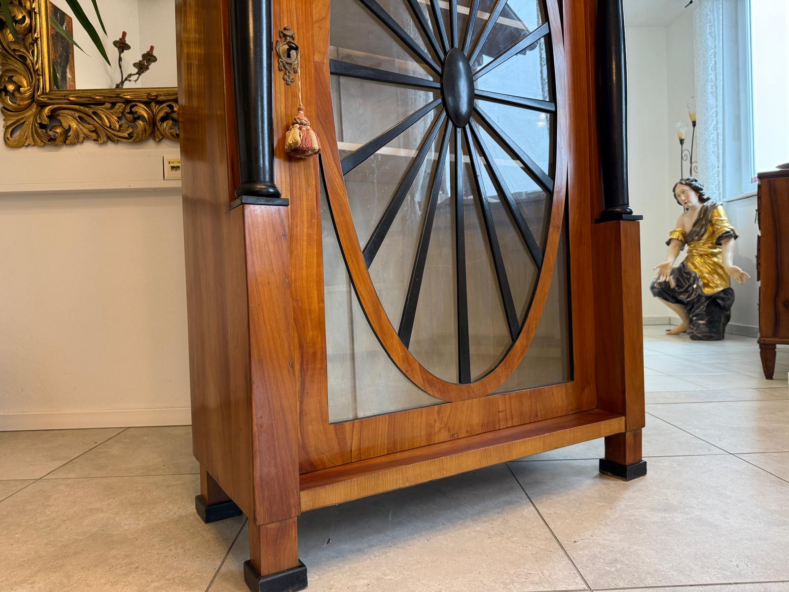 Sale Empire Vitrine Sonnenvitrine Bücherschrank Nussholz Antiquität G2305