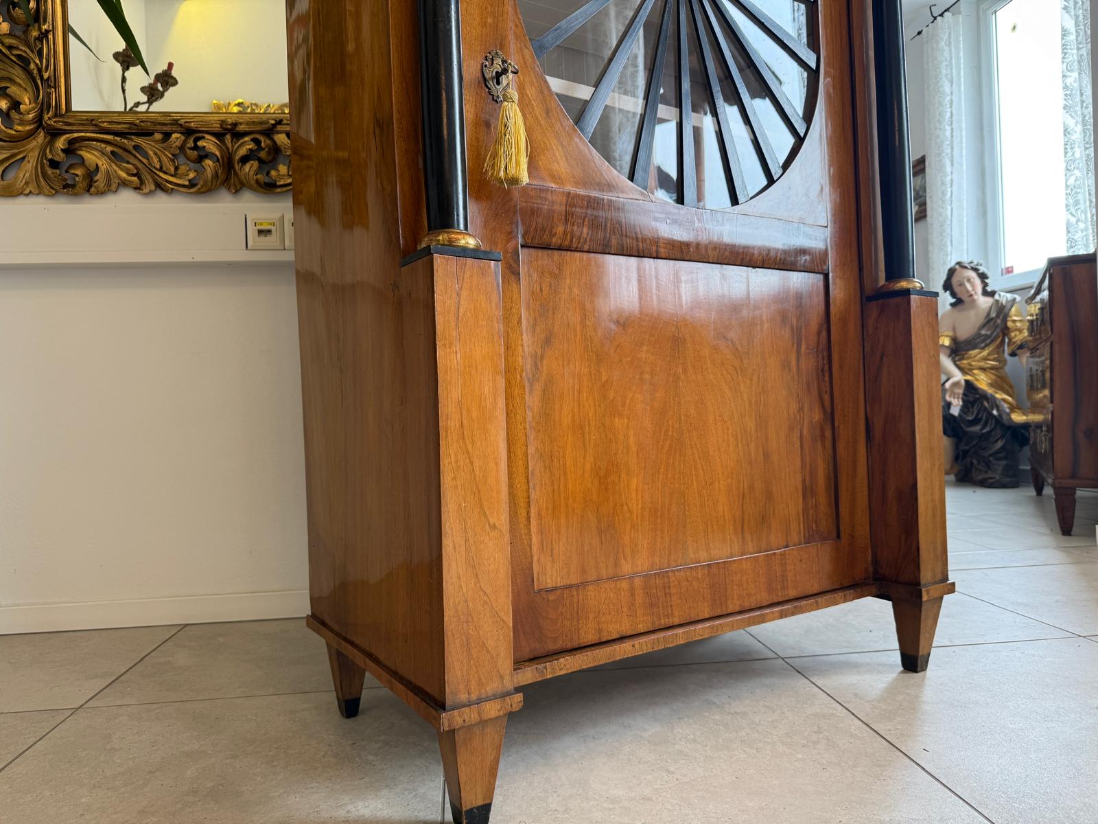 Empire Vitrine Sonnenvitrine Bücherschrank Bibliotheksschrank Nussholz D2355