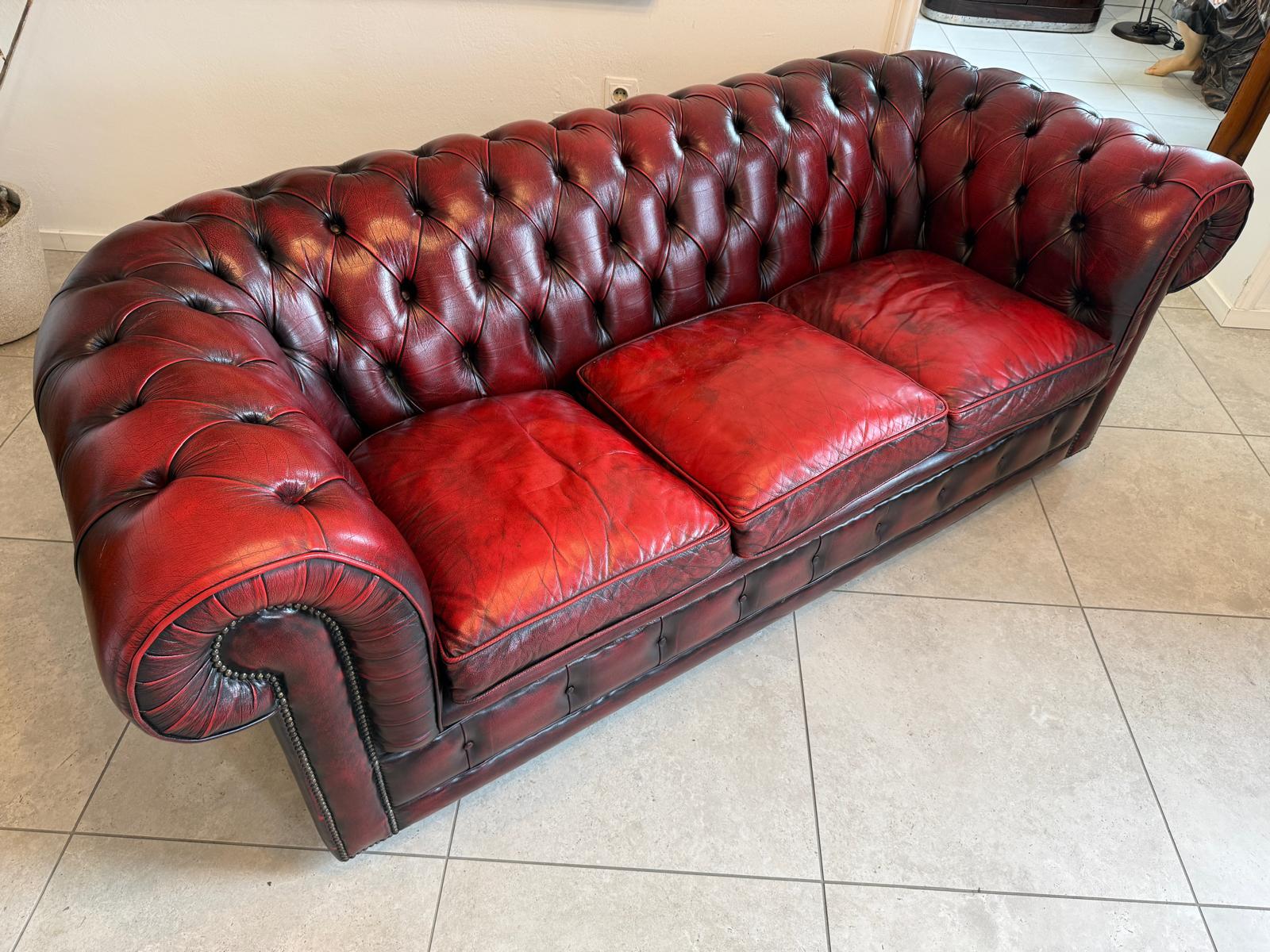 Chesterfield 3er Clubsofa Diwan Couch Oxblood Kultmöbel D2304
