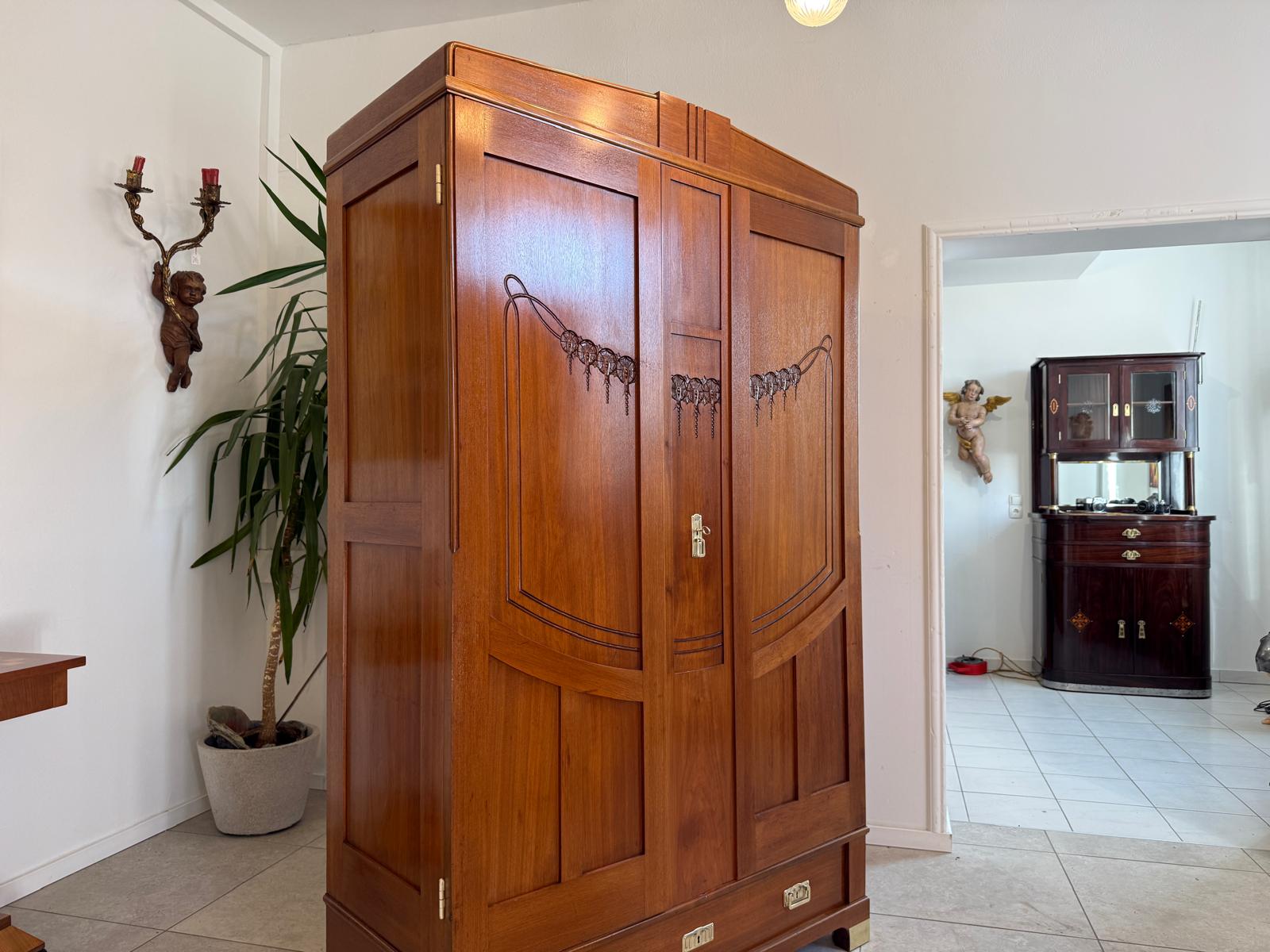 Antiker Restaurierter Jugendstil Kleiderschrank Kleiderkasten D1259
