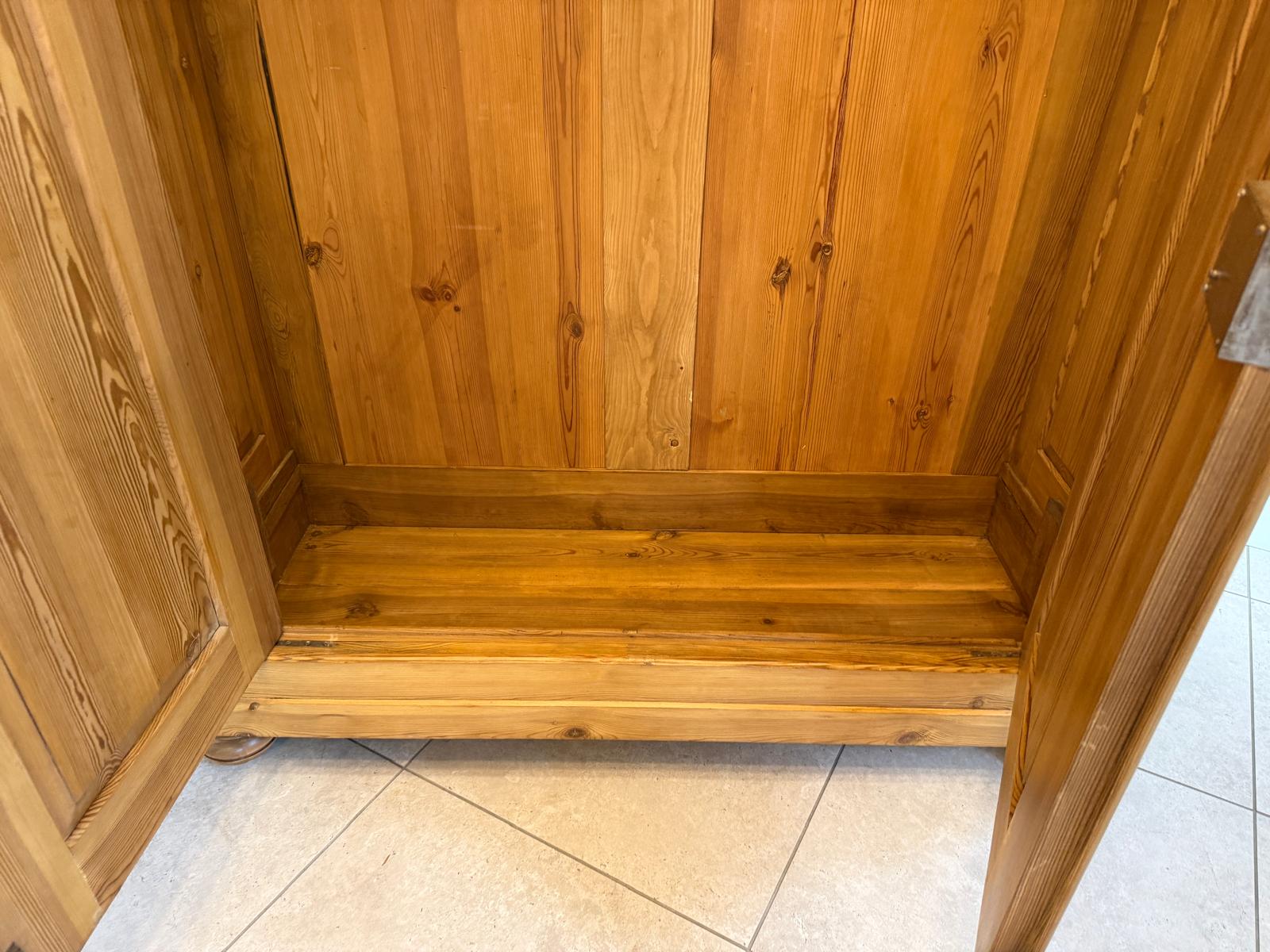 Originaler Bauernschrank Biedermeierschrank Hallenschrank Bauernkasten D1023