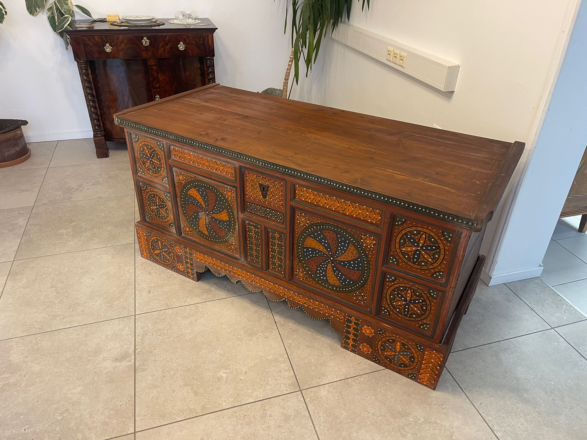 715cead2-d475-42da-a469-007df8ad6c37 Sale Alte Biedermeier Truhe Bauerntruhe Kastentruhe A5002