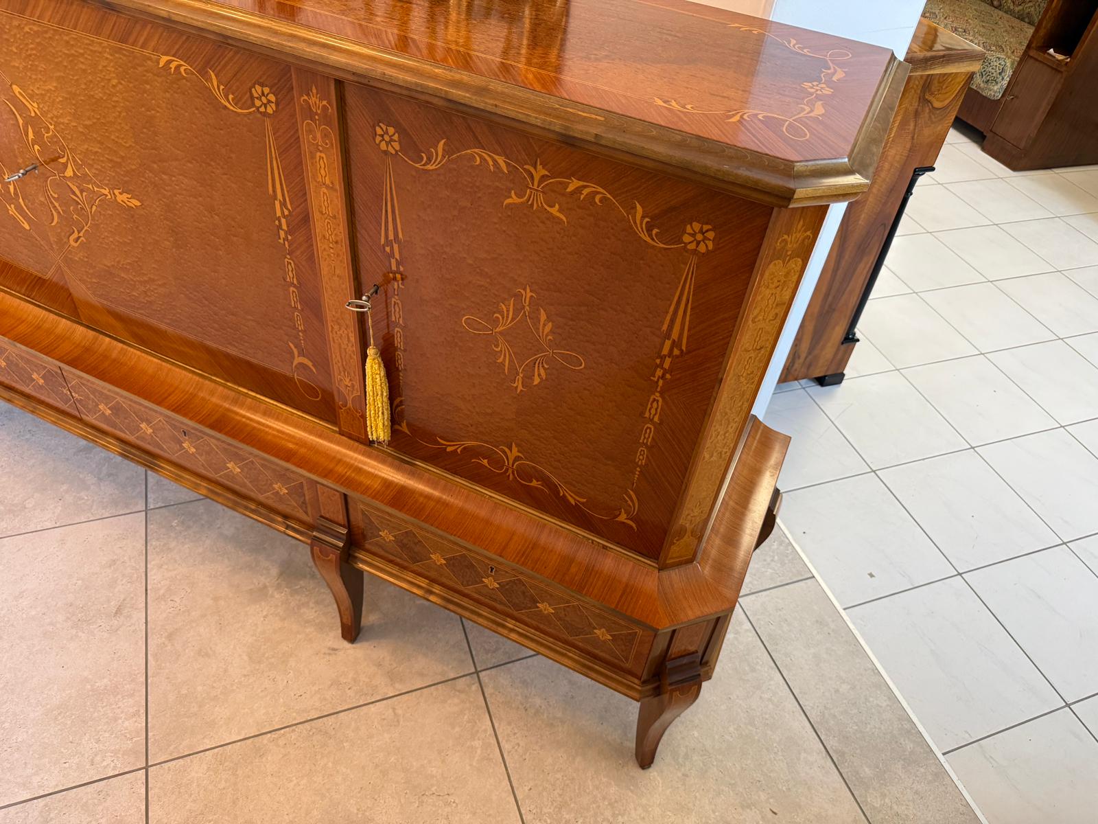 Prächtige Anrichte Sideboard Kommode Barockstil Stilmöbel Traum D1234