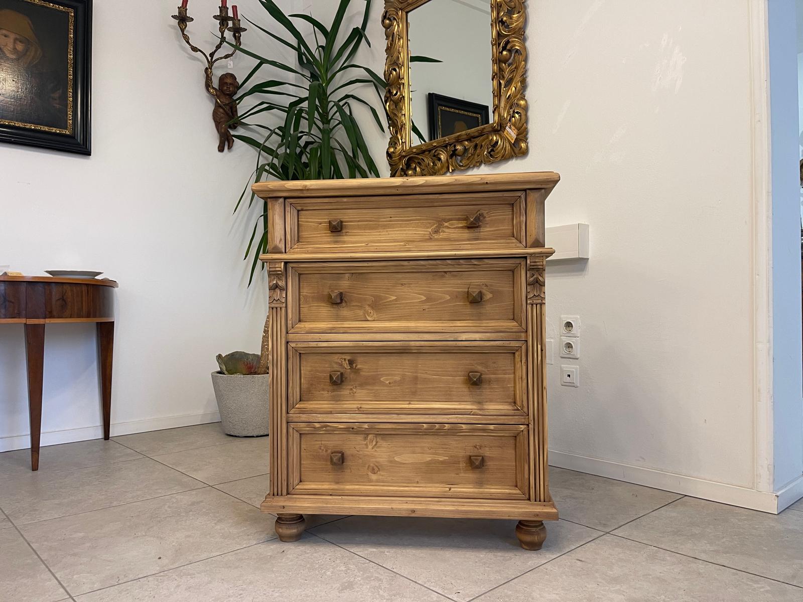 Bäuerliche 4 Ladenkommode Ladenschrank aus Vollholz im Gründerzeit-Stil G1056