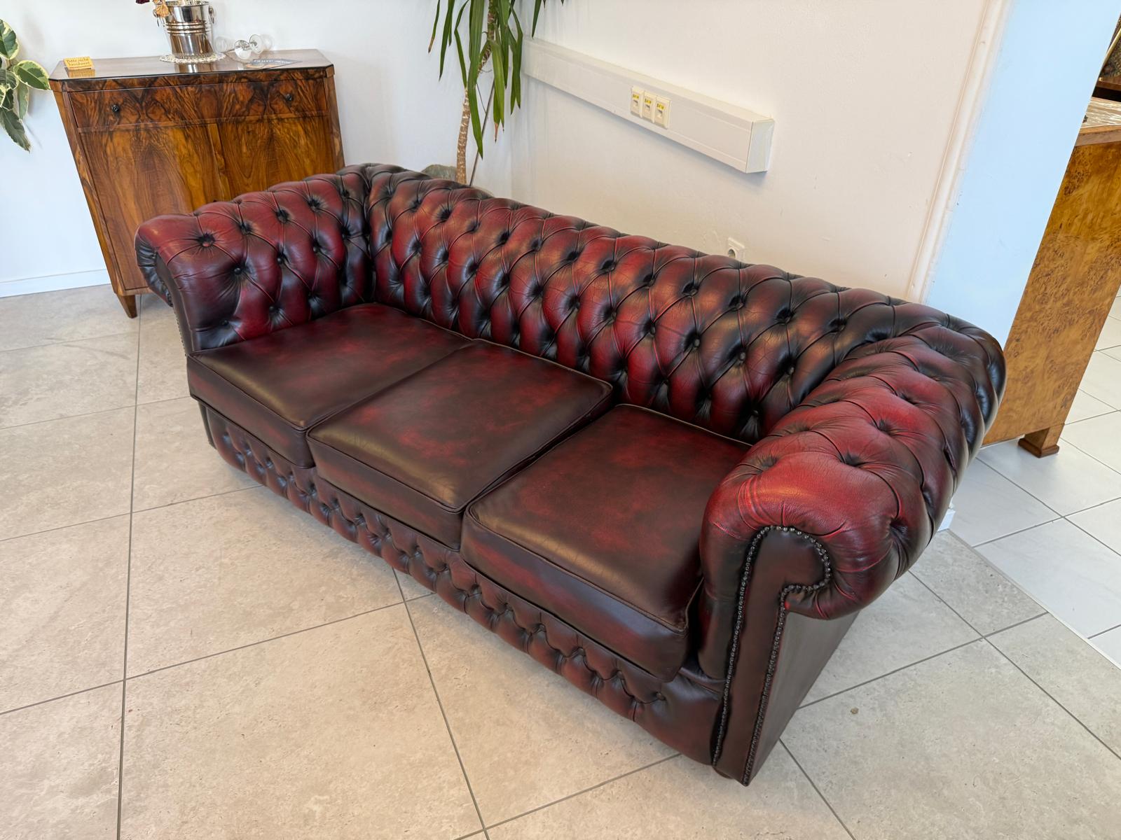 Chesterfield 3er Clubsofa Diwan Couch Oxblood Kultmöbel G1948