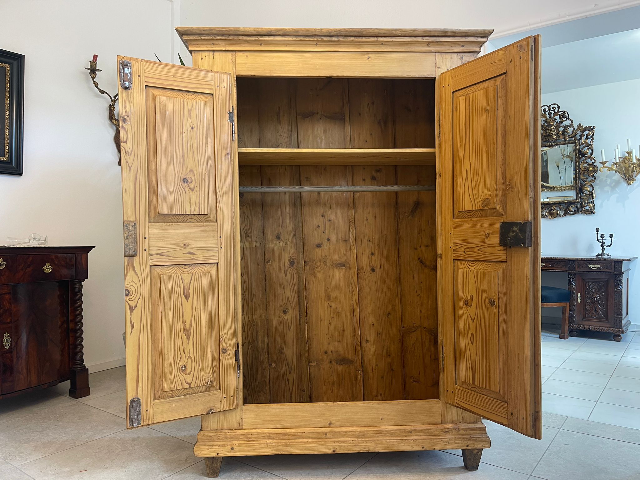 f765291a-f5c4-445c-8bfe-4700dc24f294 Sale Barock Bauernschrank Barockschrank Hallenschrank A4877