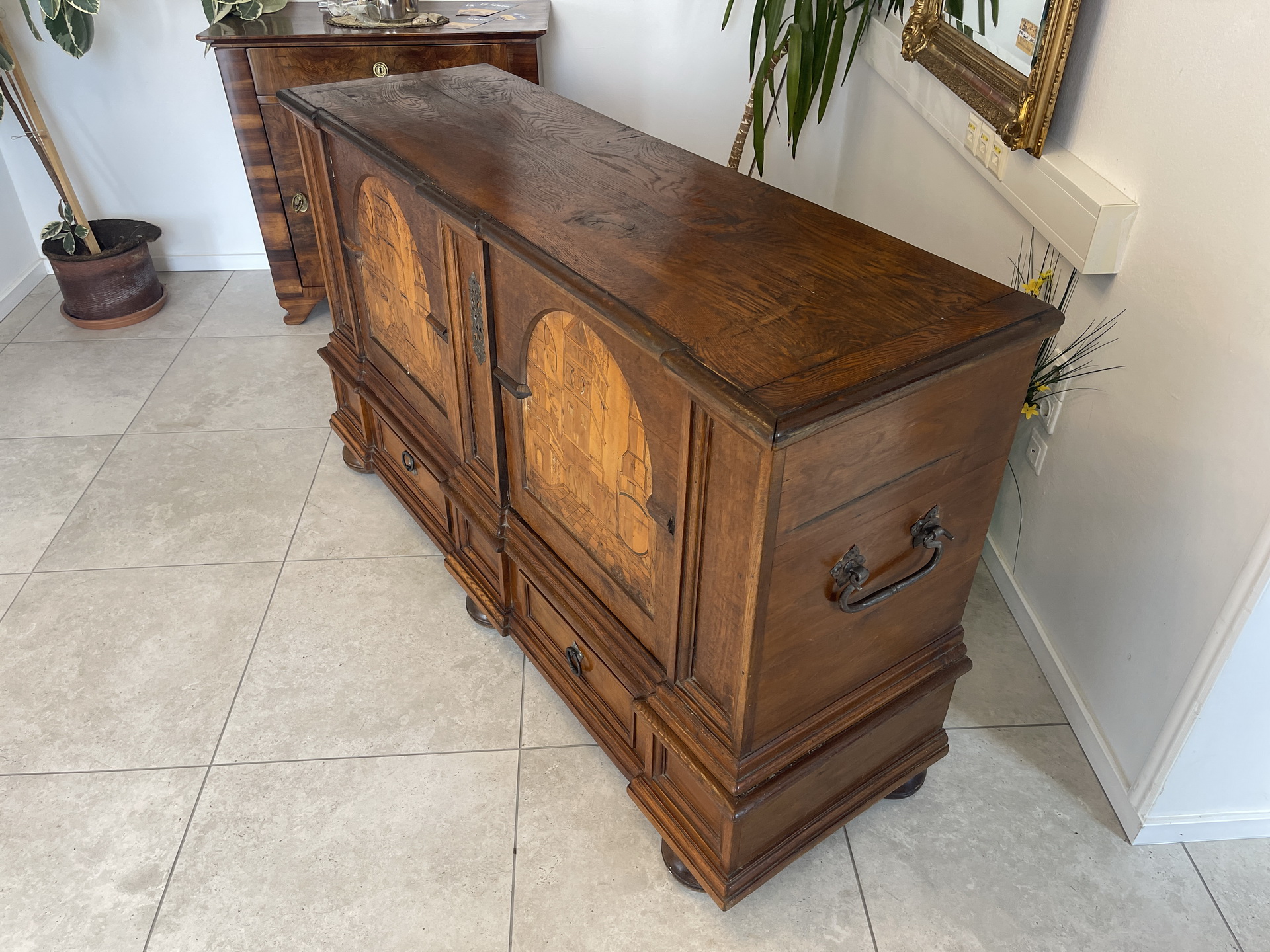 Chesterfield-21 Antike Biedermeier Bauerntruhe aus Naturholz im Originalzustand A4549