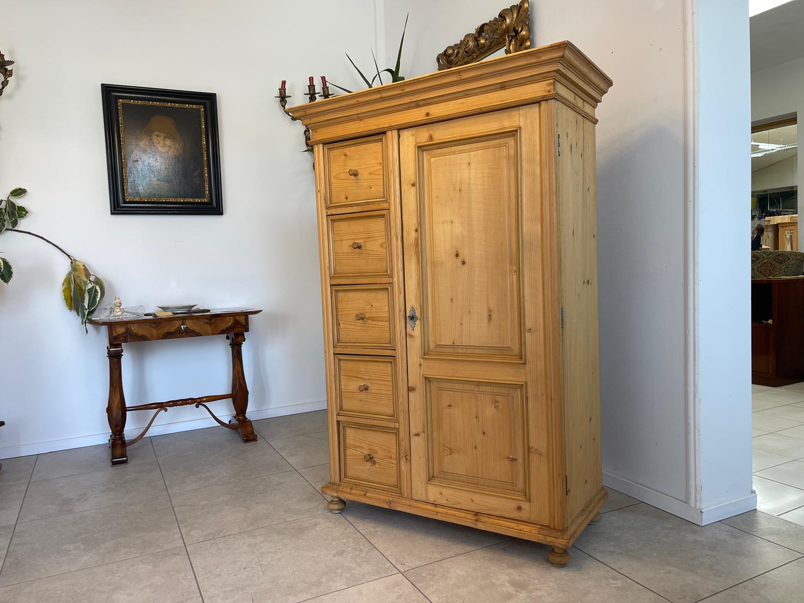 Bäuerlicher uriger Brotschrank Almerschrank Speiskasten Bauernkasten G1346