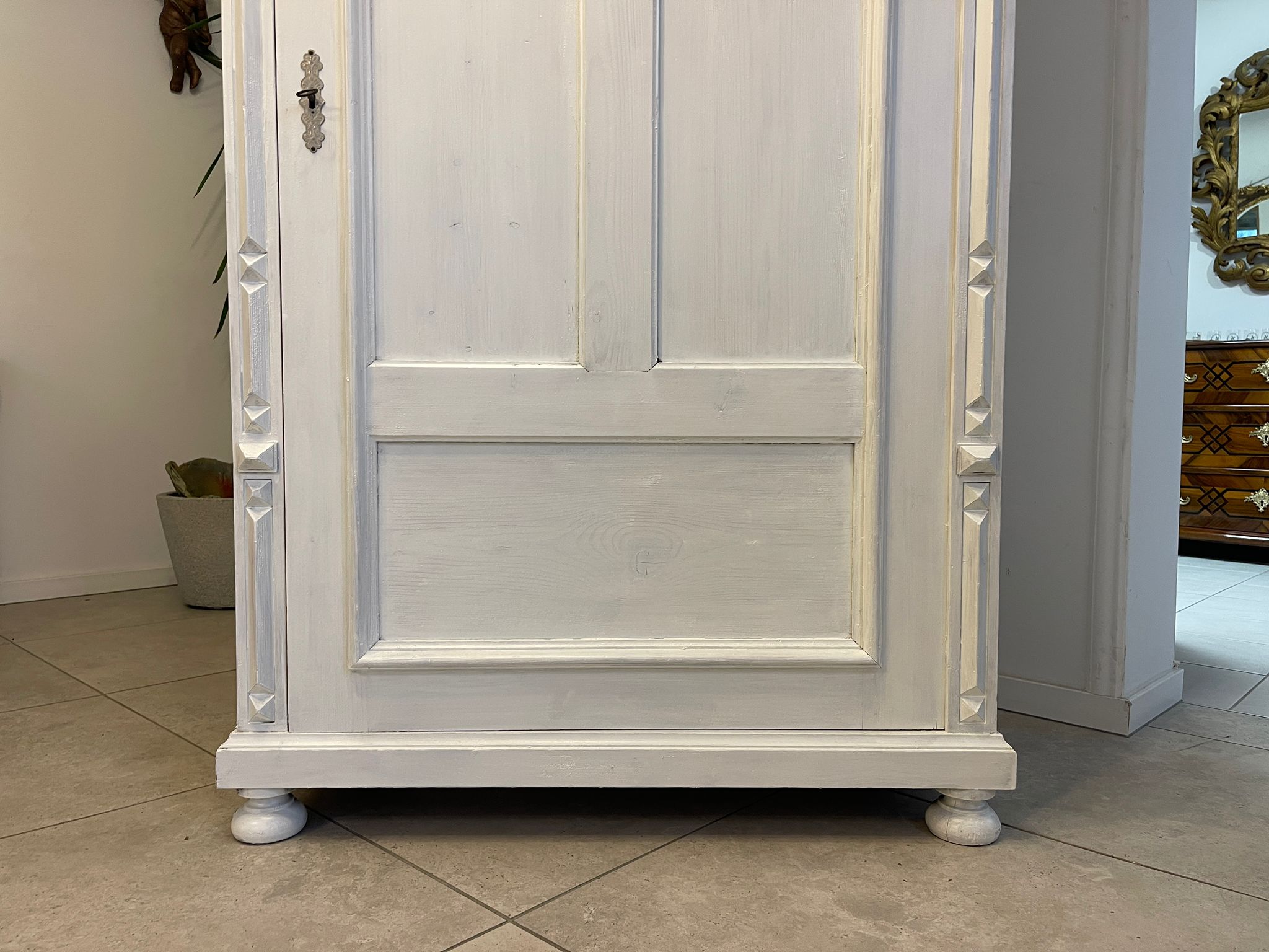 06bf5233-9b5a-4e37-bd08-a0661d9820e5 Steirischer Bauernschrank Gründerzeit Schrank Chabby Chic A5121