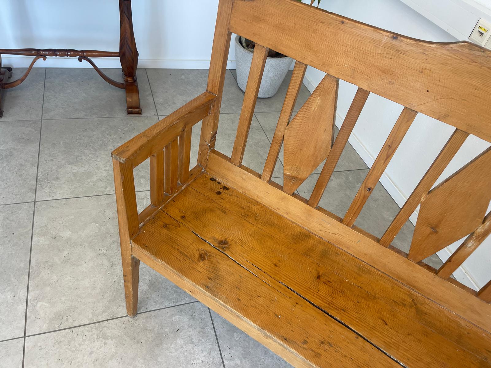 Zierliche Jugendstil Bank Bankerl Sitzbank Holzbankerl G1711
