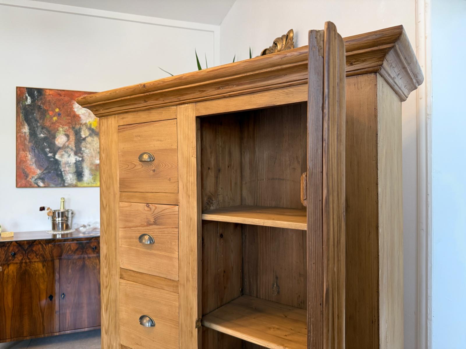 Bäuerlicher uriger Brotschrank Almerschrank Speiskasten Bauernkasten G2009